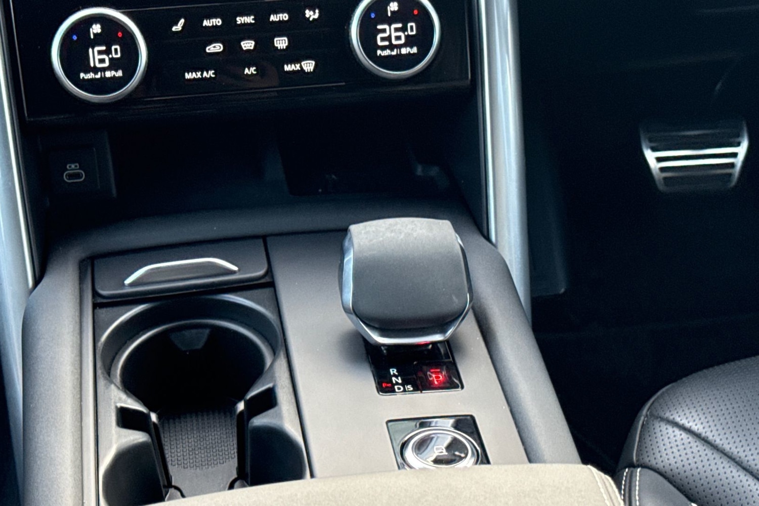 Used Land Rover Discovery 2024 for sale - 76855057: Photo 14