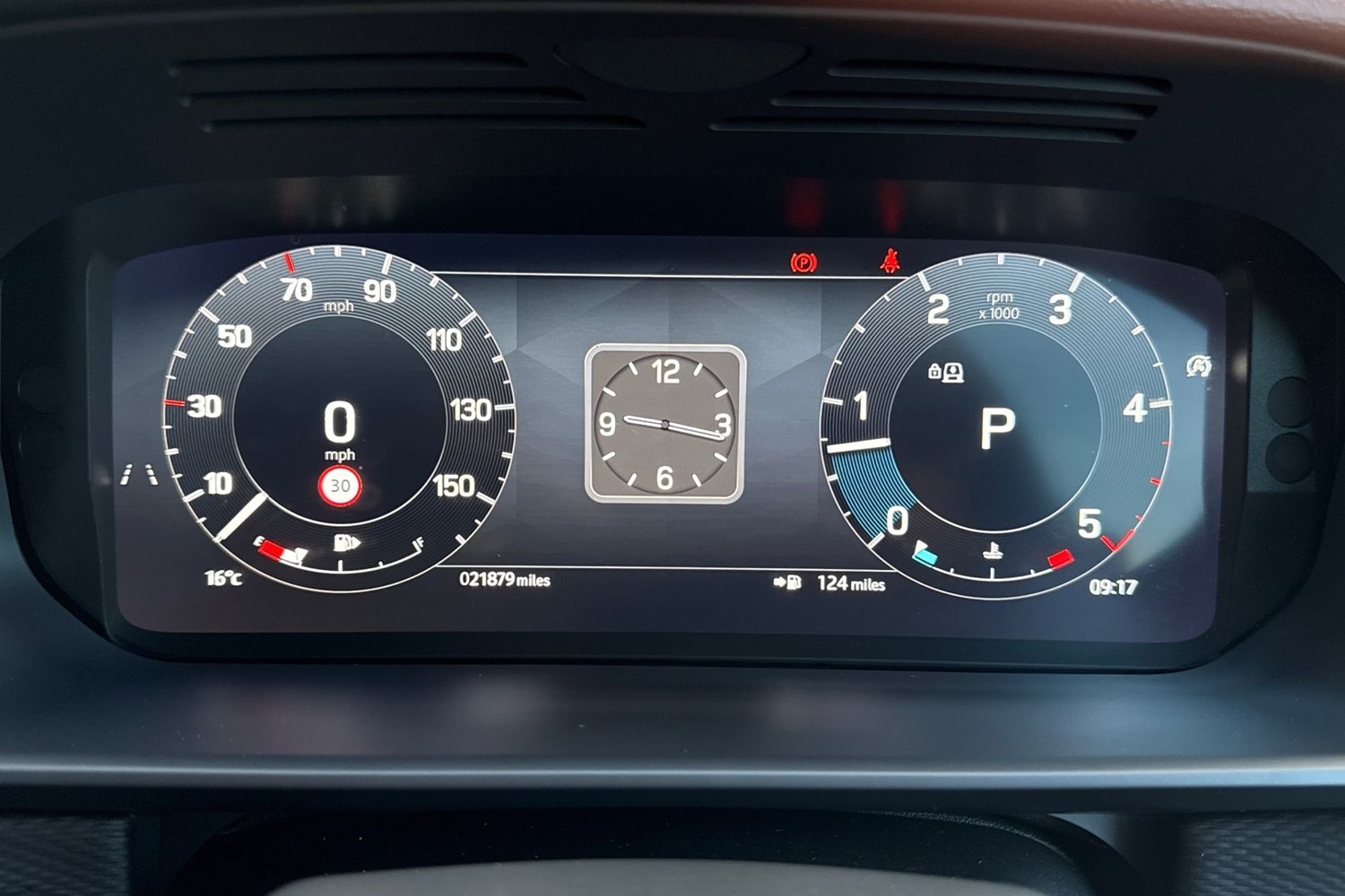 Used Land Rover Discovery 2024 for sale - 76855057: Photo 17