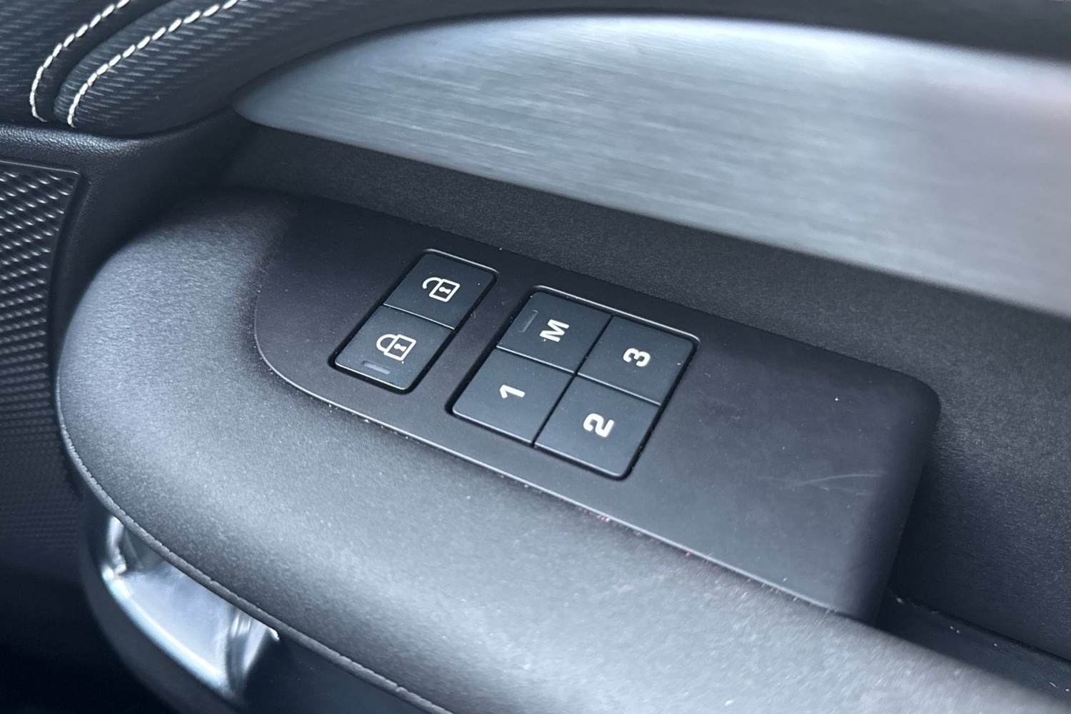 Used Land Rover Discovery 2024 for sale - 76855057: Photo 26