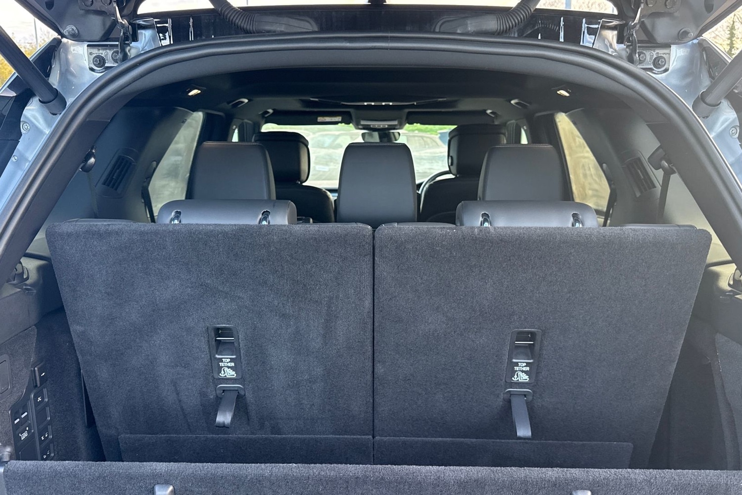 Used Land Rover Discovery 2024 for sale - 76855057: Photo 30