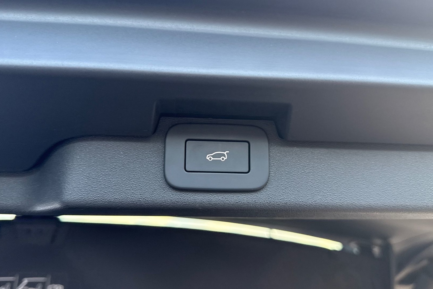 Used Land Rover Discovery 2024 for sale - 76855057: Photo 32