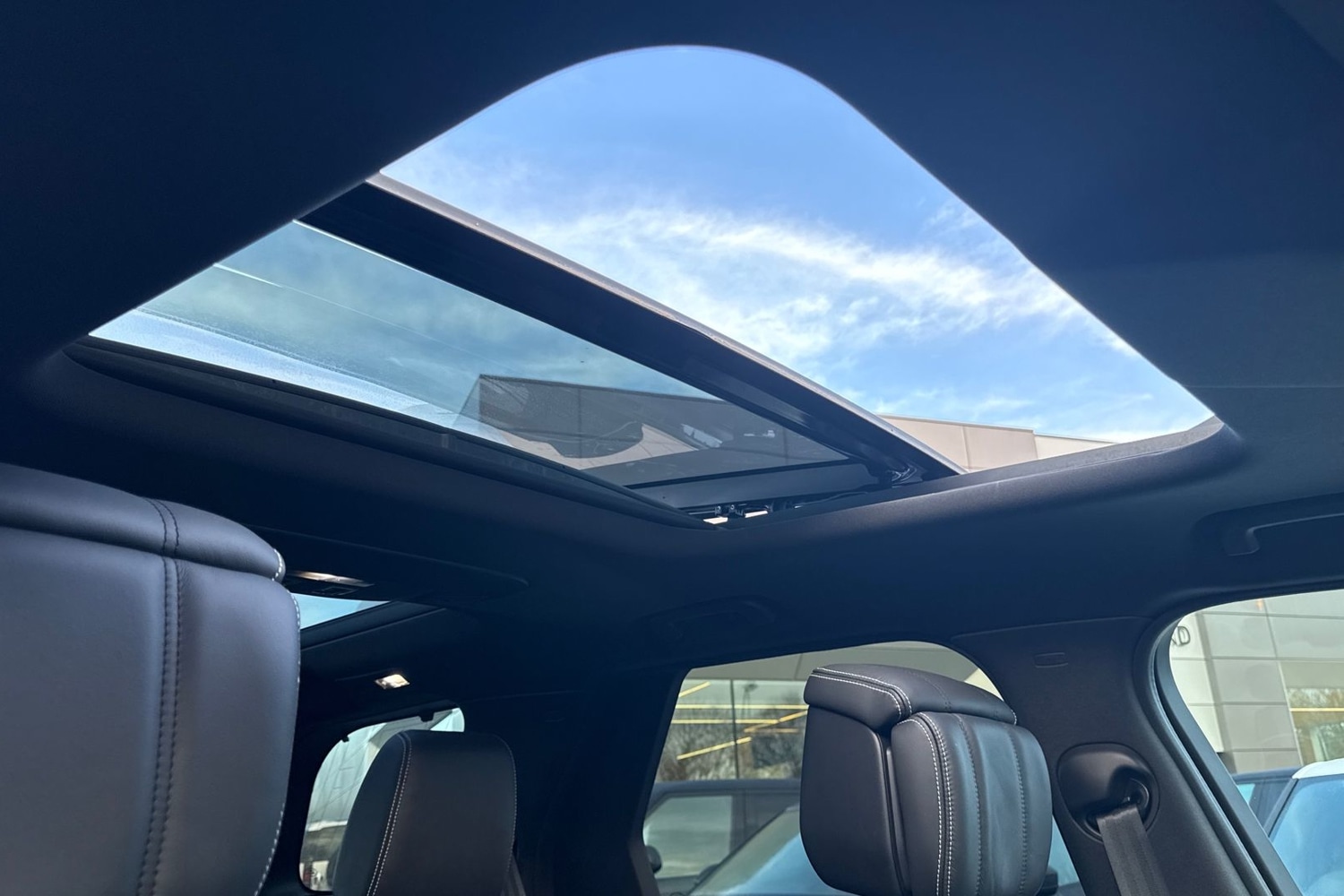 Used Land Rover Discovery 2024 for sale - 76855057: Photo 33