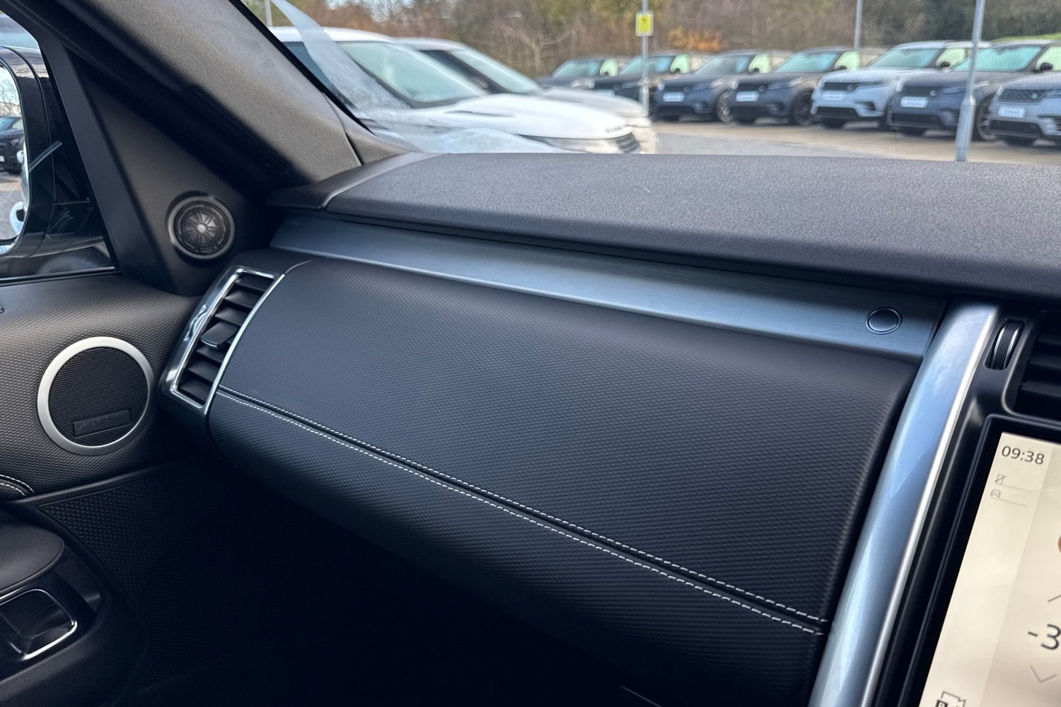 Used Land Rover Discovery 2024 for sale - 76855057: Photo 48