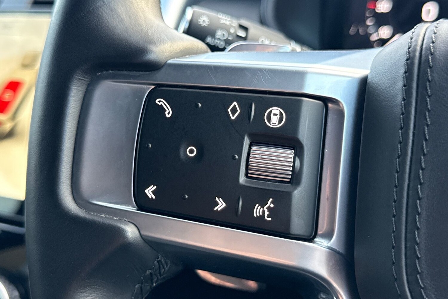 Used Land Rover Discovery 2024 for sale - 76855057: Photo 50