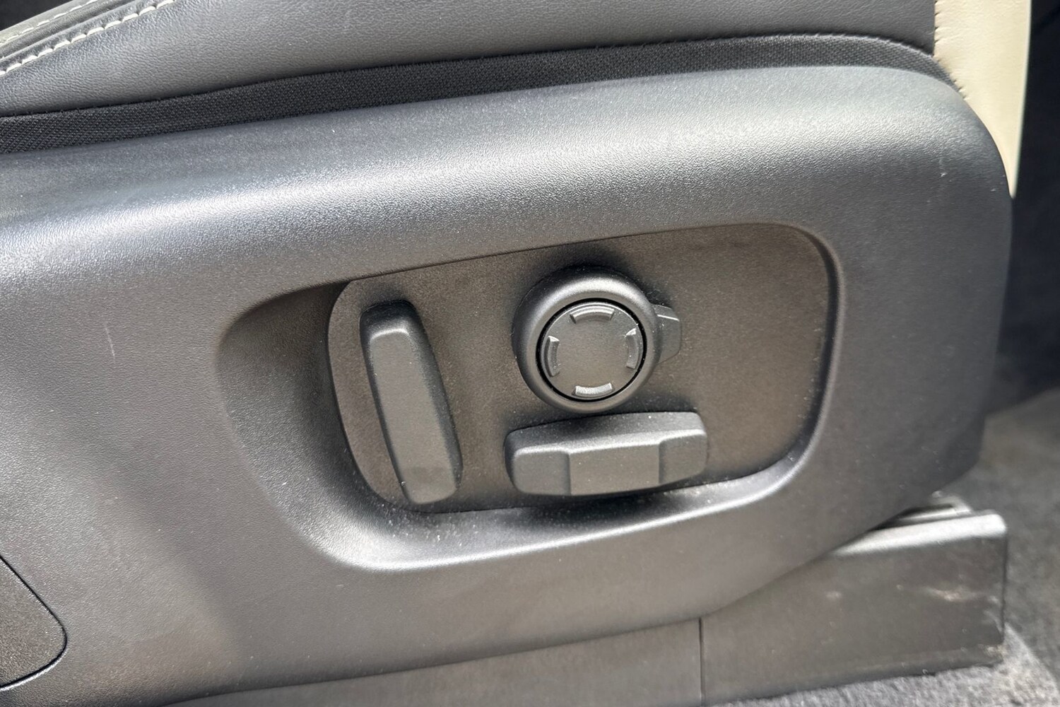 Used Land Rover Discovery 2024 for sale - 77620438: Photo 34