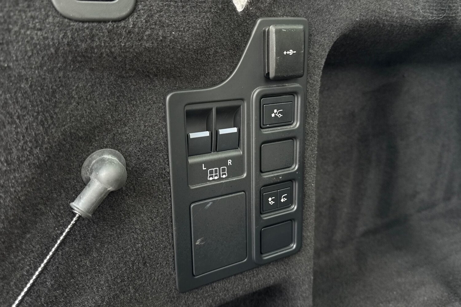 Used Land Rover Discovery 2024 for sale - 77620438: Photo 38