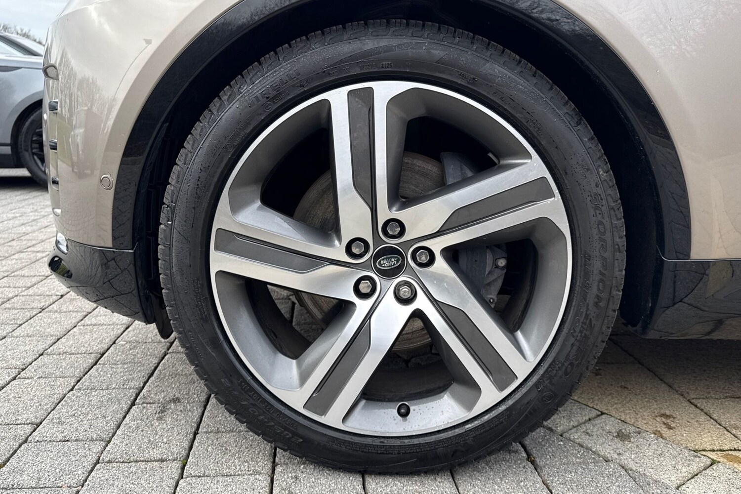 Used Land Rover Discovery 2024 for sale - 77620438: Photo 40