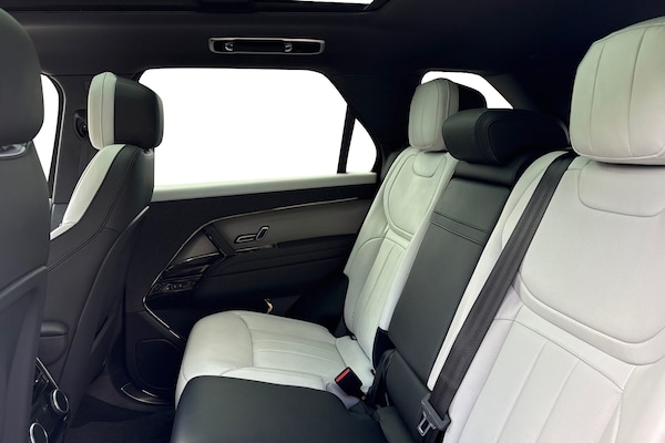 Used Land Rover Range Rover Sport 2024 for sale - 76065131: Photo 4