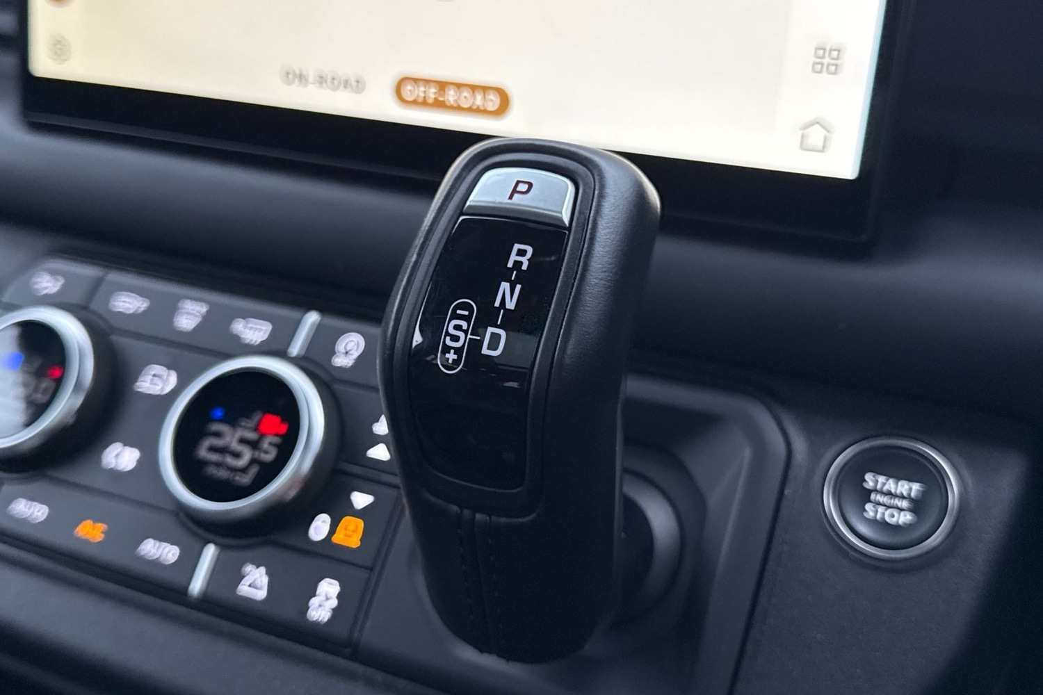 Used Land Rover Defender 2023 for sale - 77257674: Photo 14