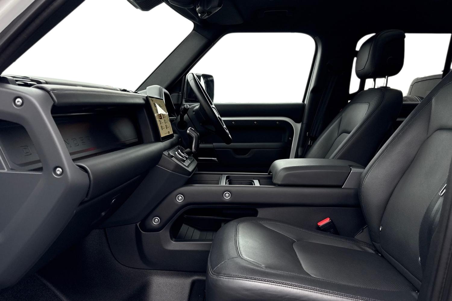 Used Land Rover Defender 2023 for sale - 77257674: Photo 3