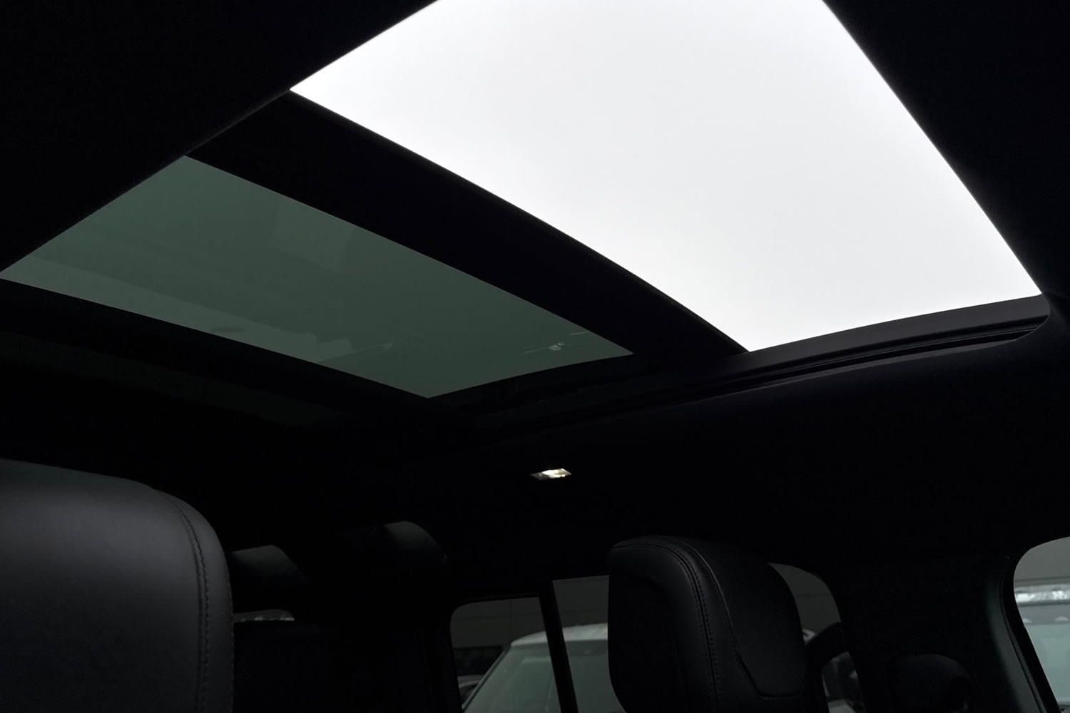 Used Land Rover Defender 2023 for sale - 77257674: Photo 32