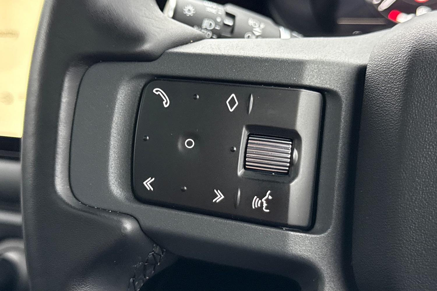 Used Land Rover Defender 2023 for sale - 77257674: Photo 34