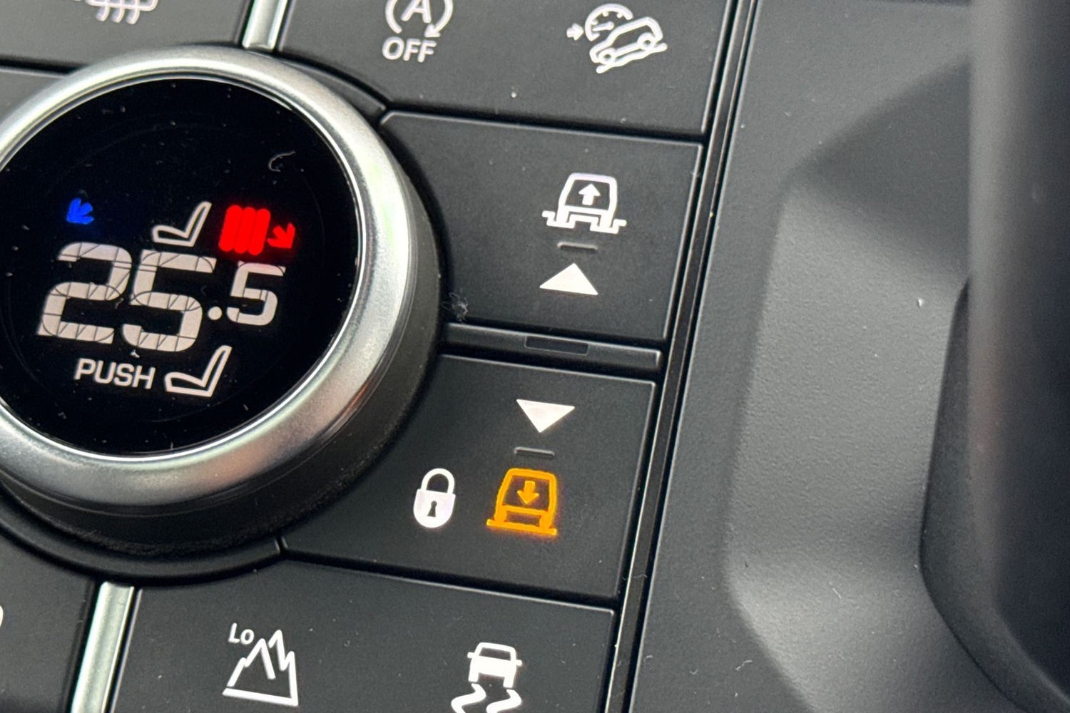 Used Land Rover Defender 2023 for sale - 77257674: Photo 45