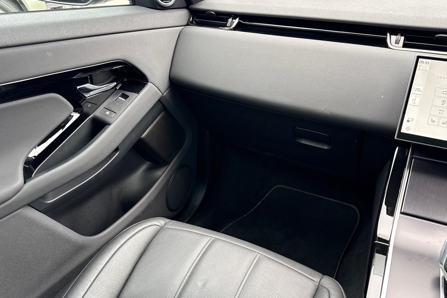 Used Land Rover Range Rover Evoque 2025 for sale - 77764516: Photo 44