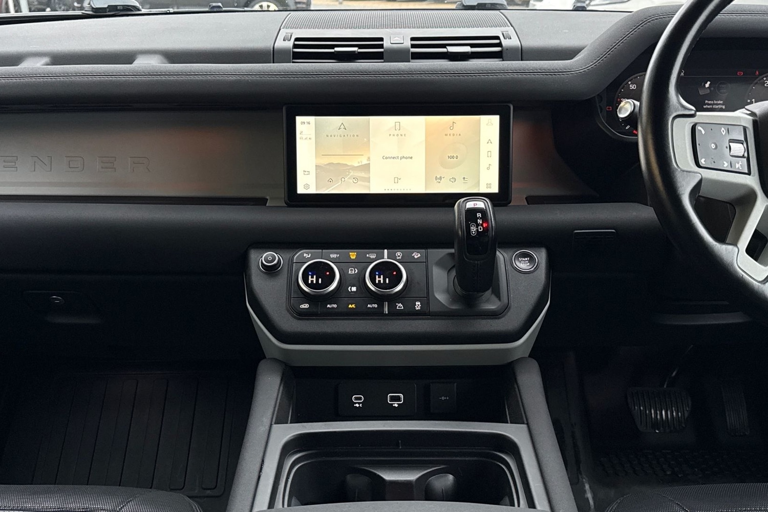 Used Land Rover Defender 90 2023 for sale - 76985333: Photo 15