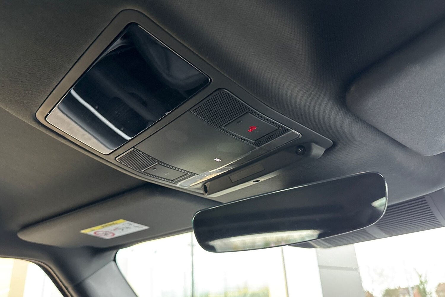 Used Land Rover Defender 90 2023 for sale - 76985333: Photo 24