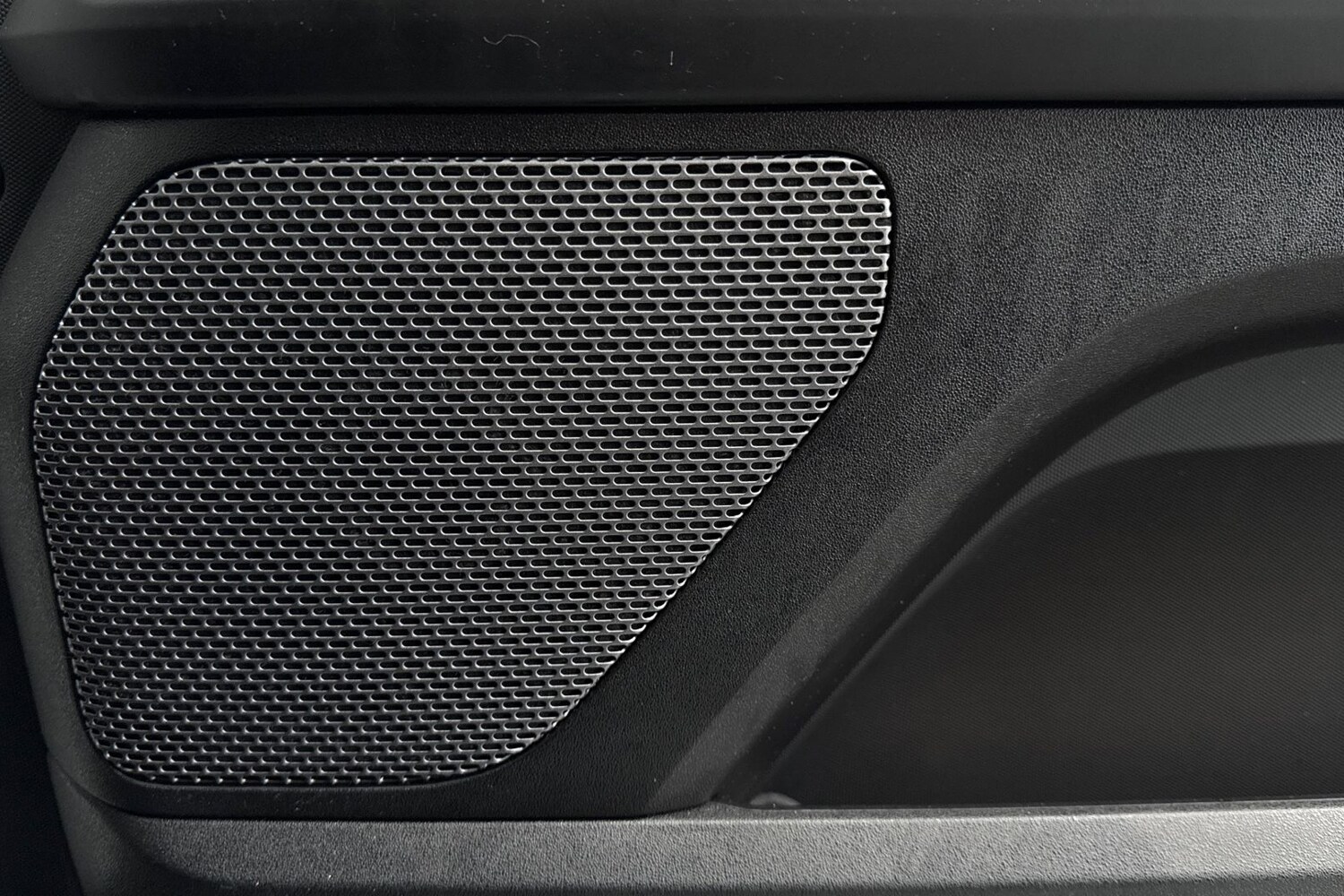 Used Land Rover Defender 90 2023 for sale - 76985333: Photo 25