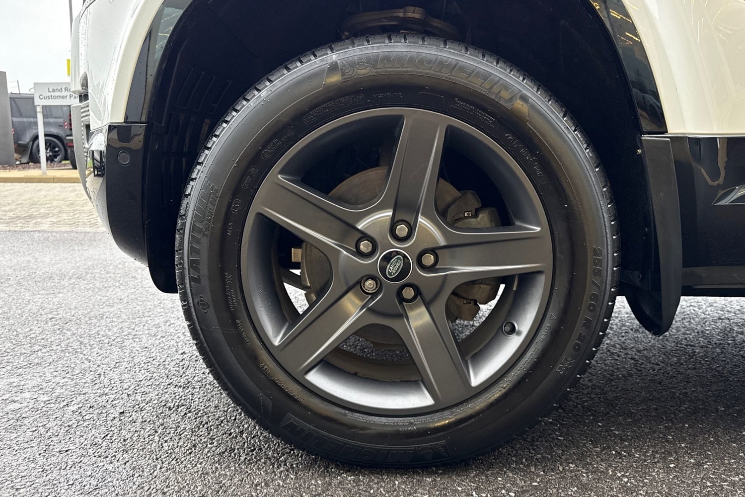 Used Land Rover Defender 90 2023 for sale - 76985333: Photo 33