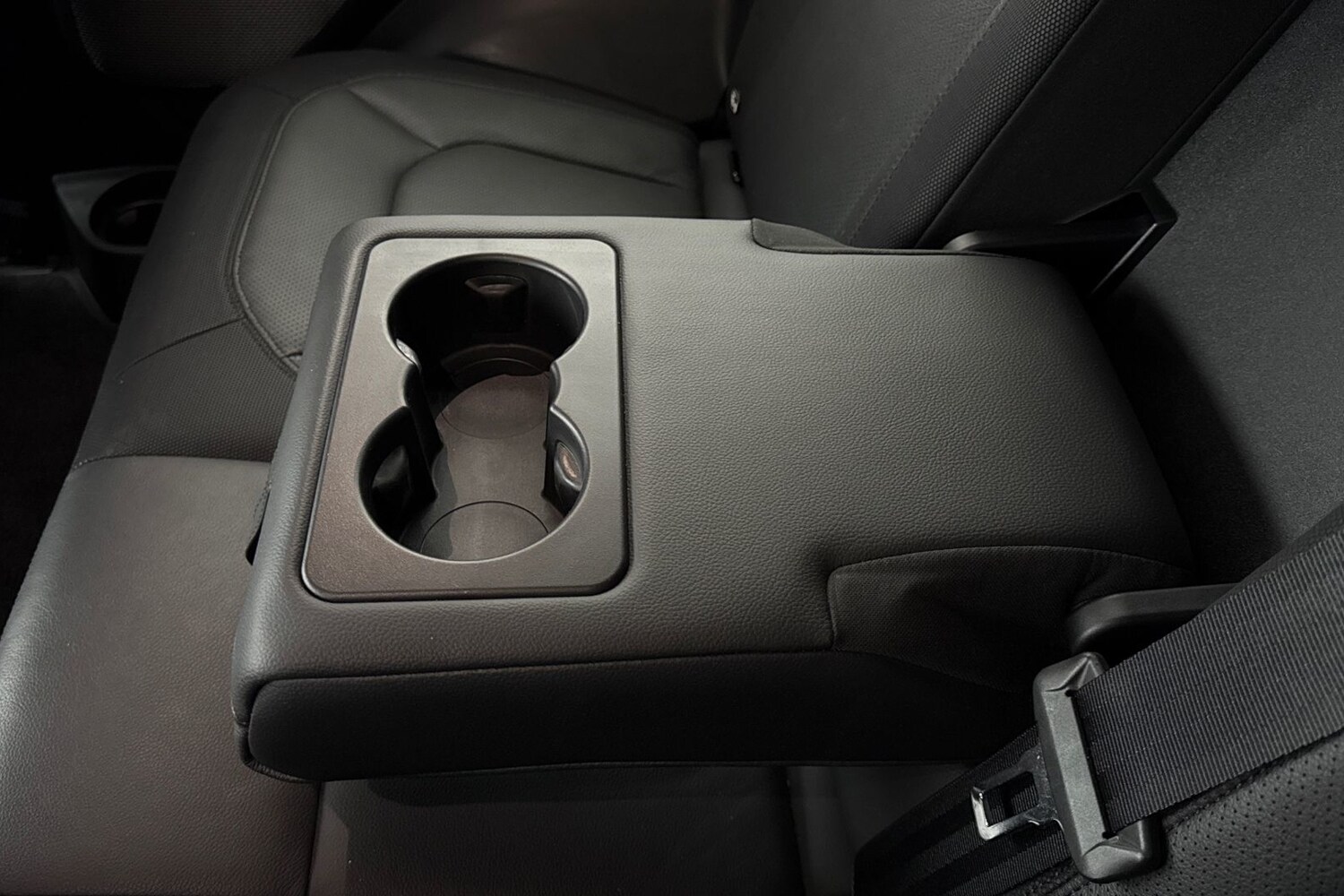 Used Land Rover Defender 90 2023 for sale - 76985333: Photo 40