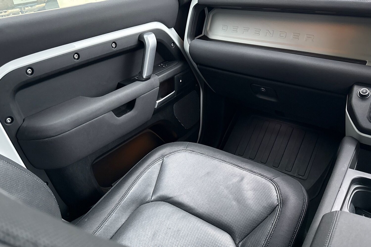 Used Land Rover Defender 90 2023 for sale - 76985333: Photo 42