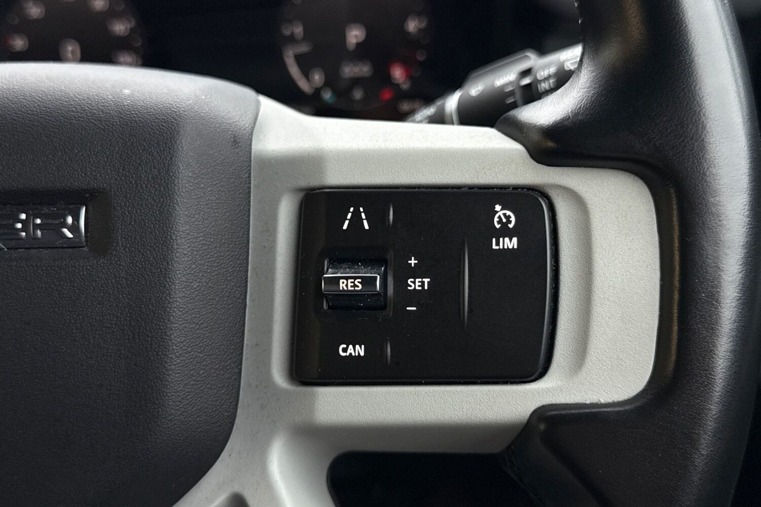 Used Land Rover Defender 90 2023 for sale - 76985333: Photo 45