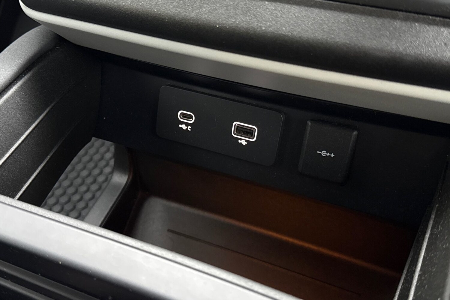 Used Land Rover Defender 90 2023 for sale - 76985333: Photo 48