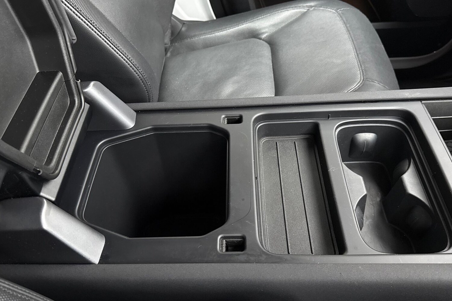 Used Land Rover Defender 90 2023 for sale - 76985333: Photo 50