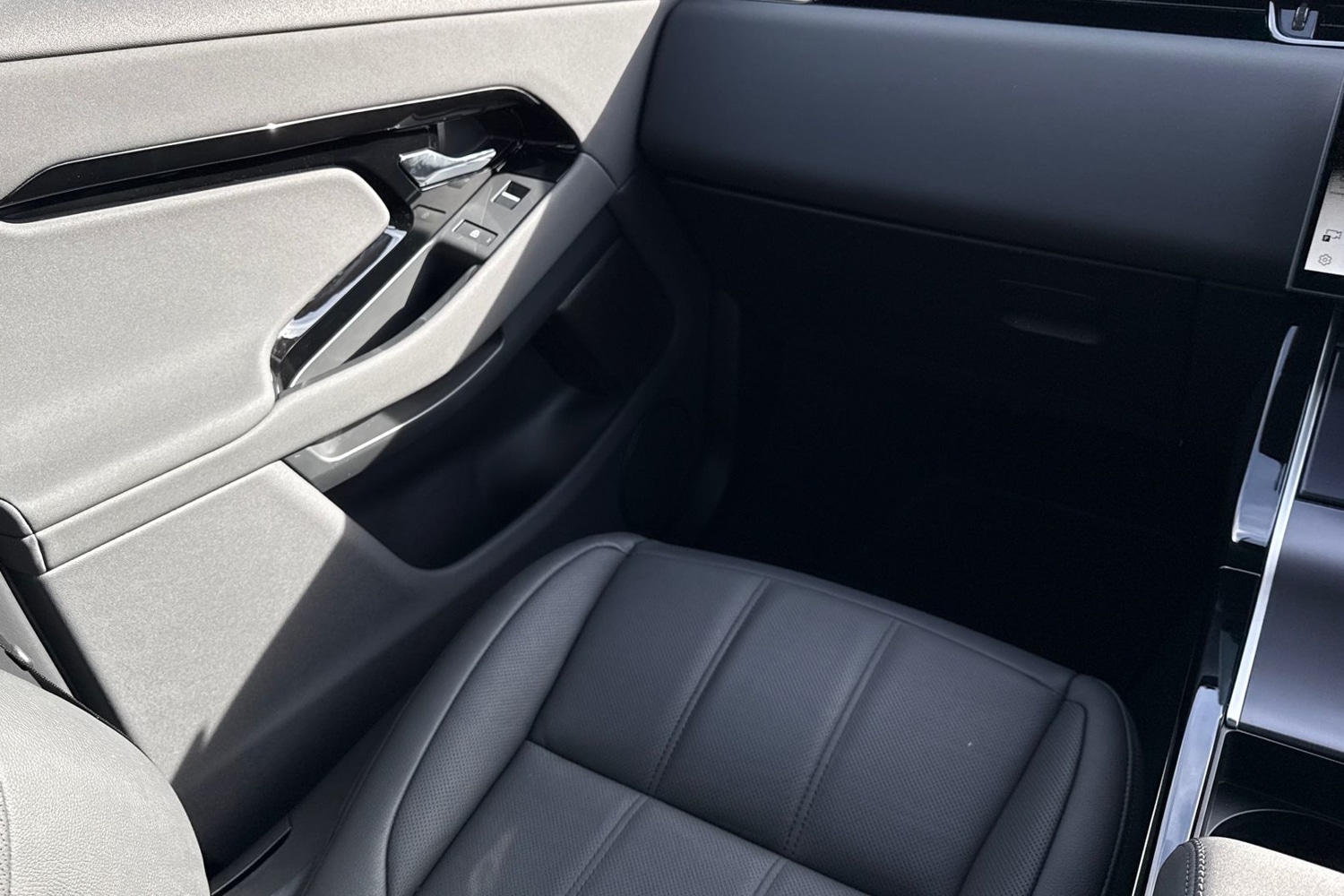 Used Land Rover Range Rover Evoque 2025 for sale - 77728798: Photo 42