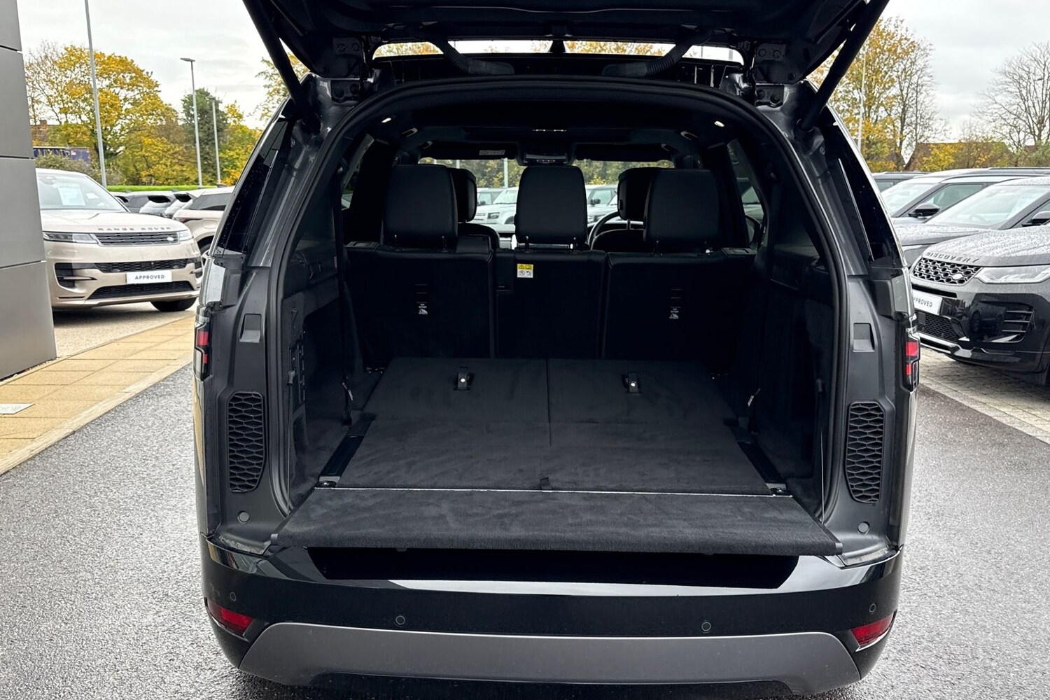 Used Land Rover Discovery 2025 for sale - 76469260: Photo 10