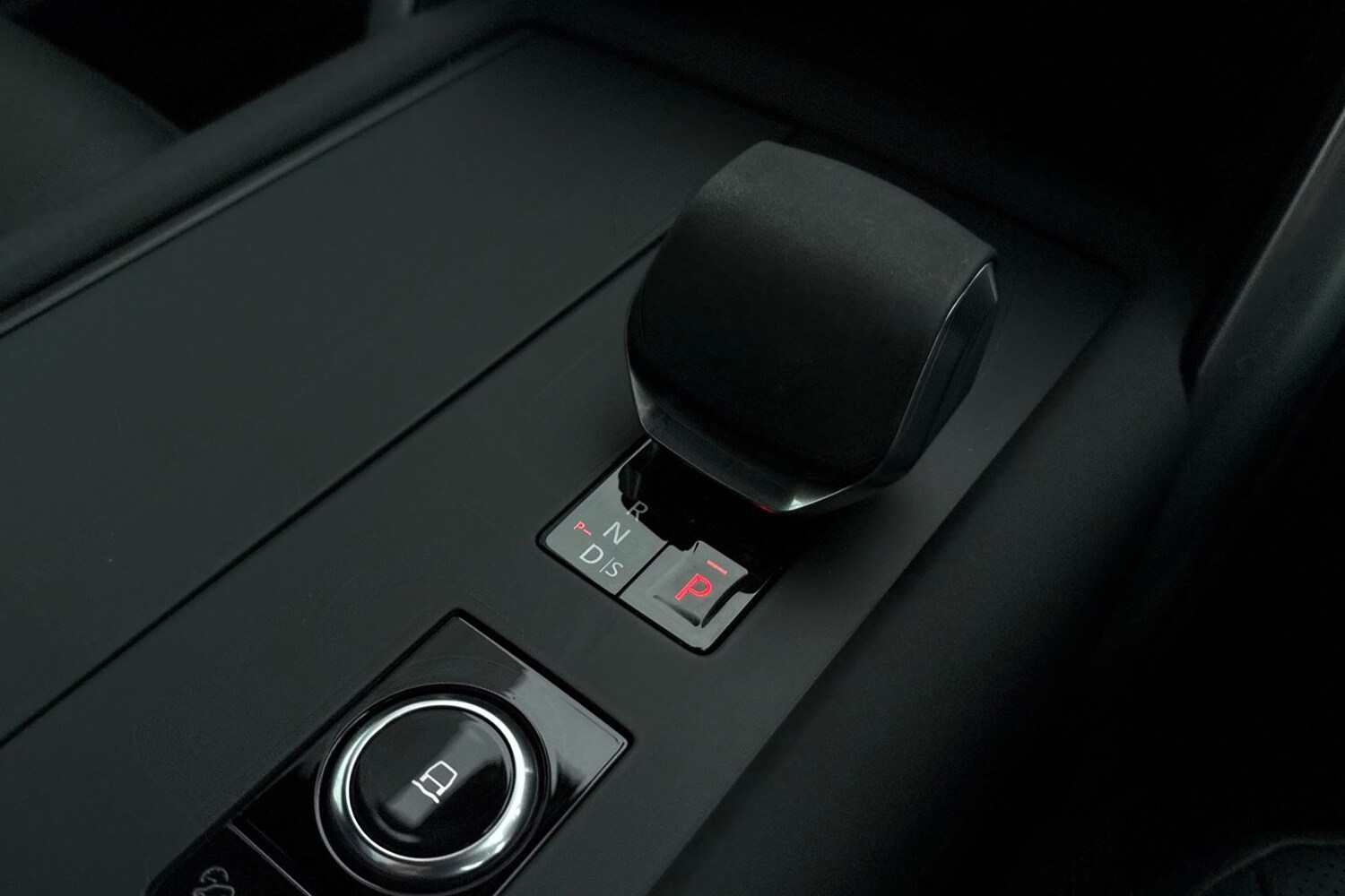 Used Land Rover Discovery 2025 for sale - 76469260: Photo 13