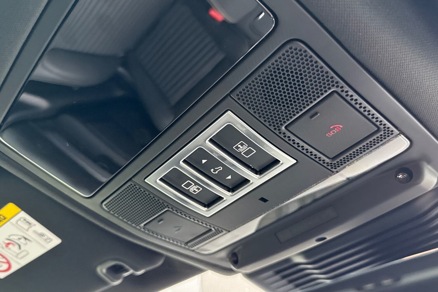 Used Land Rover Discovery 2025 for sale - 76469260: Photo 23