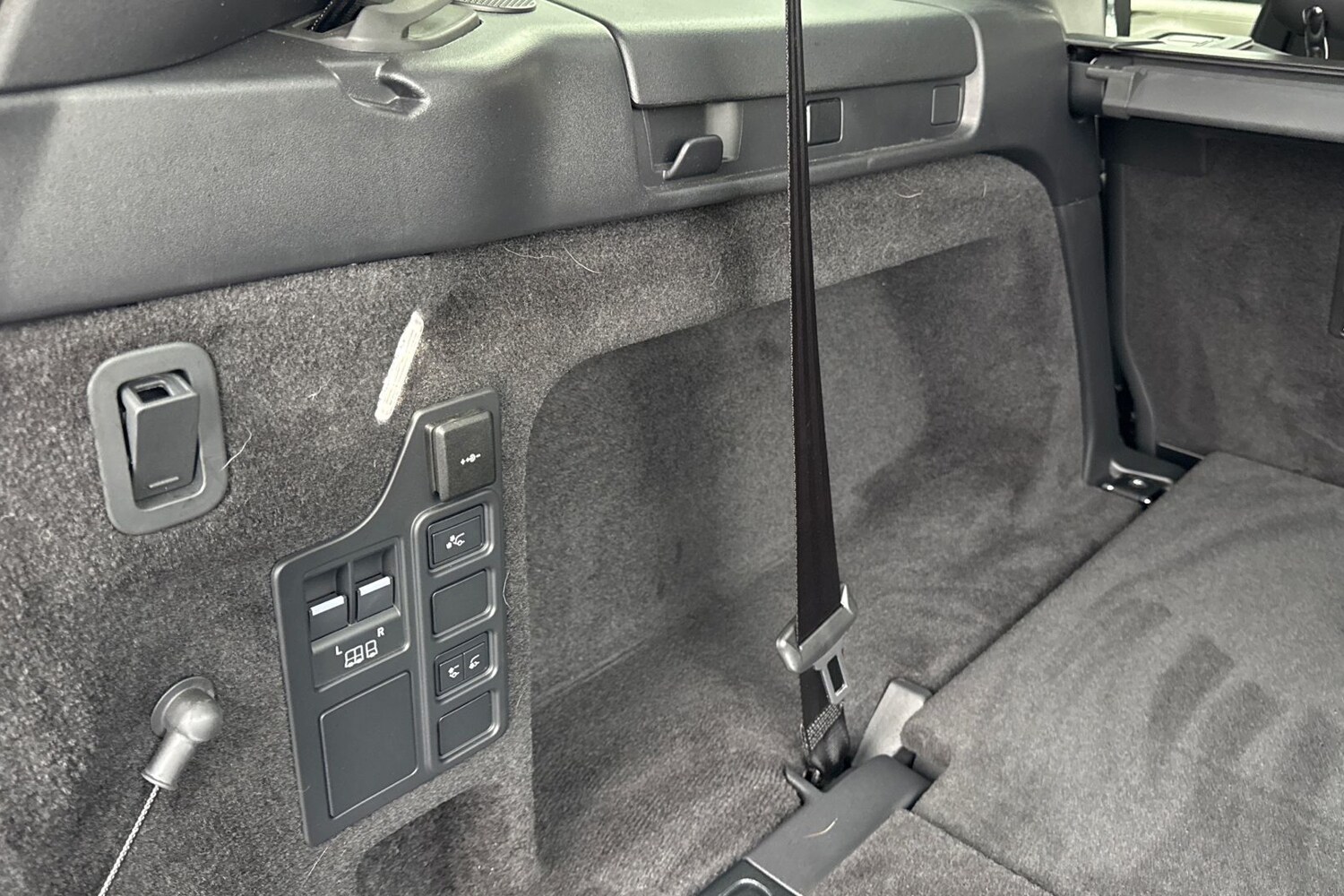 Used Land Rover Discovery 2025 for sale - 76469260: Photo 27