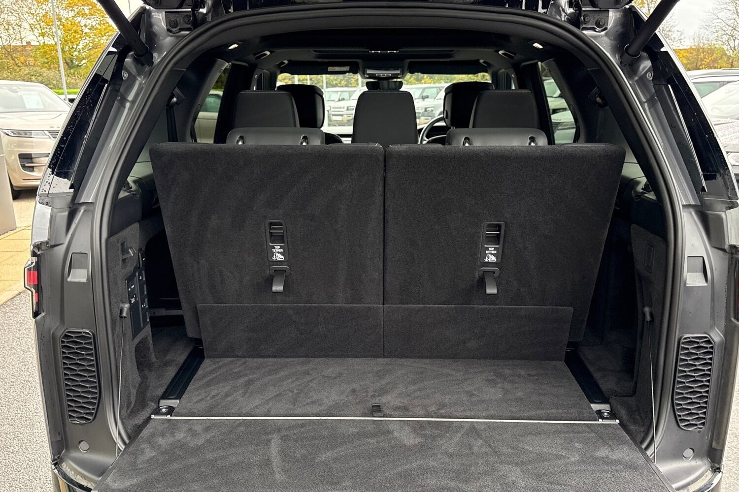 Used Land Rover Discovery 2025 for sale - 76469260: Photo 29