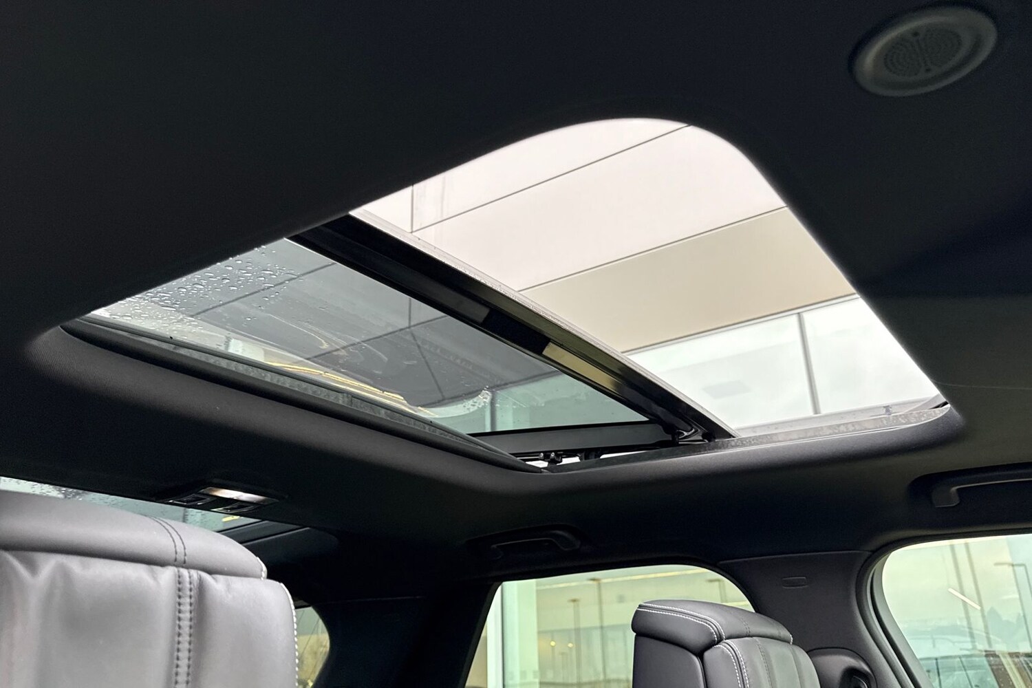 Used Land Rover Discovery 2025 for sale - 76469260: Photo 34