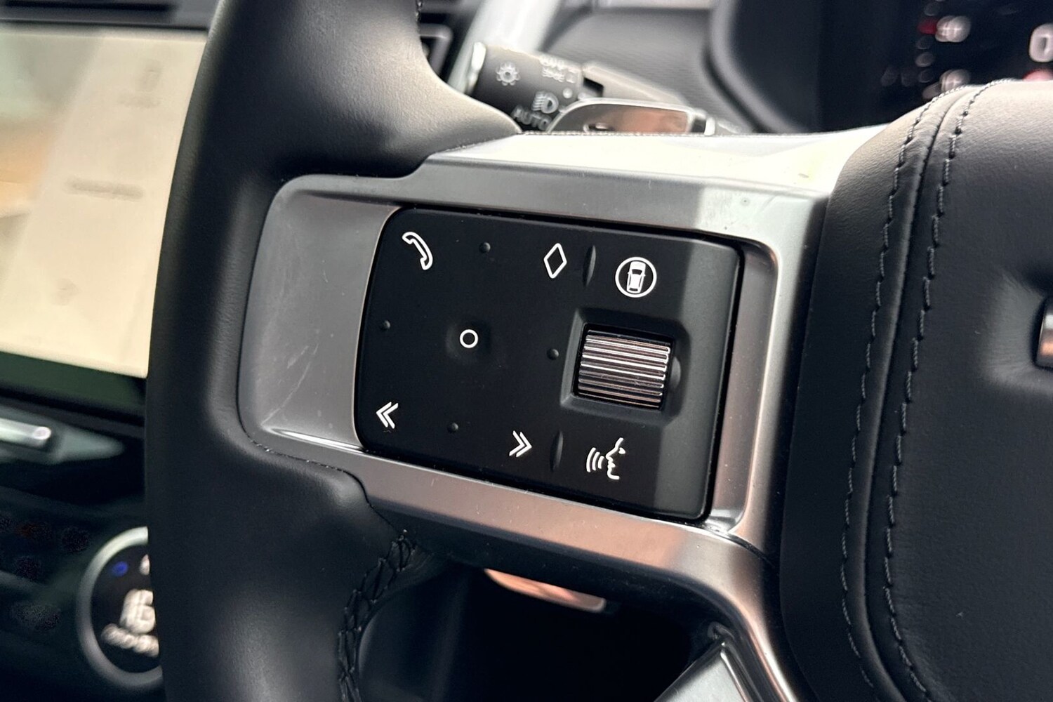 Used Land Rover Discovery 2025 for sale - 76469260: Photo 36