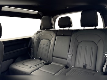 Used Land Rover Defender 90 2024 for sale - 75772607: Photo