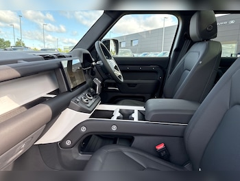 Used Land Rover Defender 110 2025 for sale - 75524957: Photo