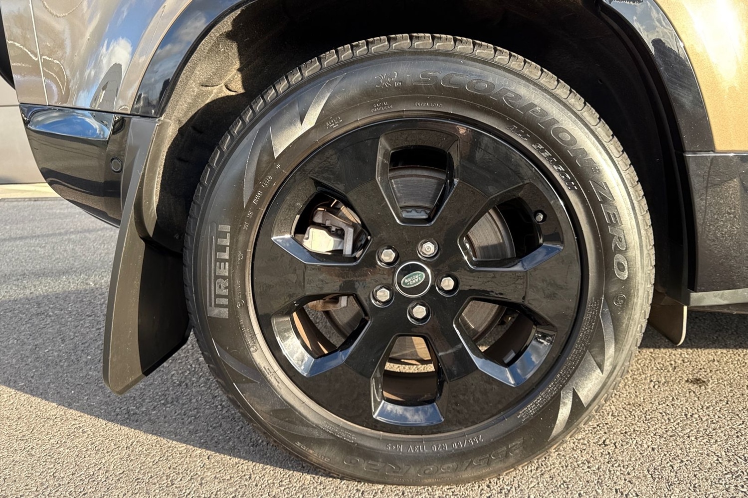 Used Land Rover Defender 2023 for sale - 77048507: Photo 33