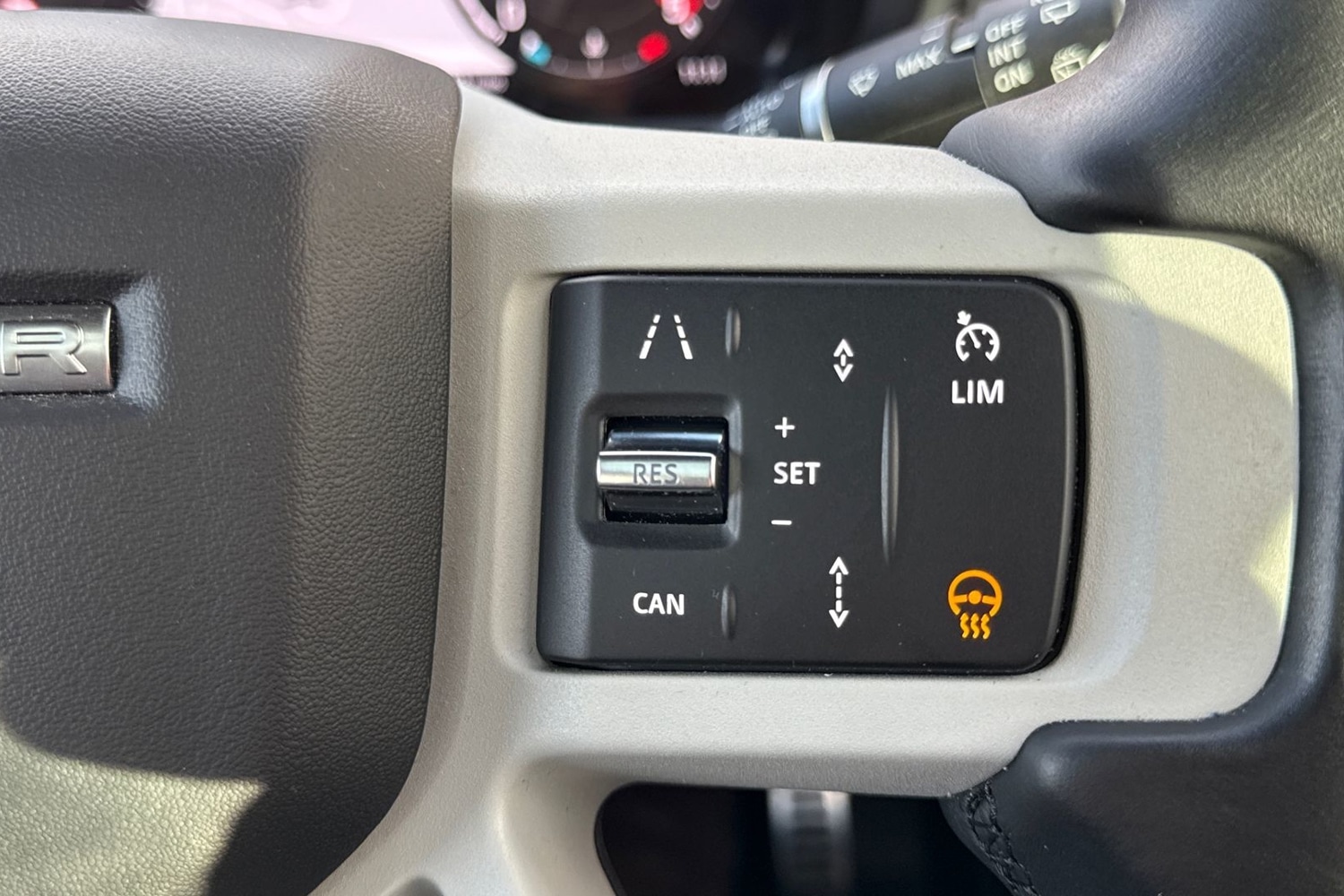 Used Land Rover Defender 2023 for sale - 77048507: Photo 44