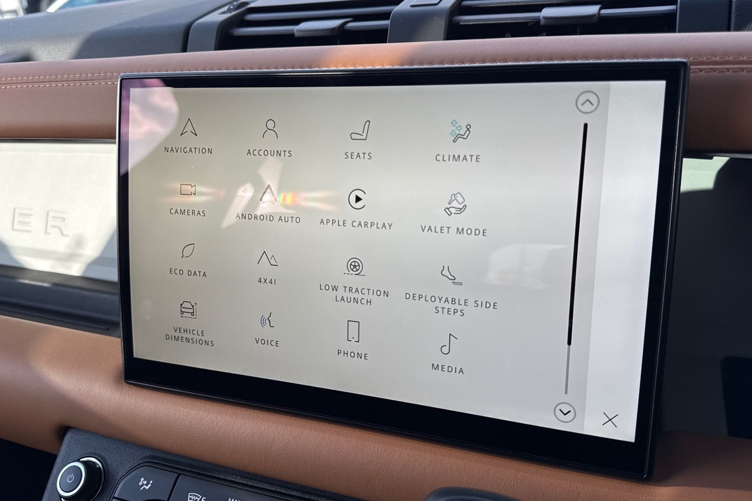 Used Land Rover Defender 2023 for sale - 77048507: Photo 50