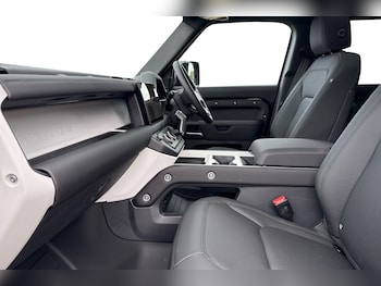 Used Land Rover Defender 110 2025 for sale - 75525082: Photo