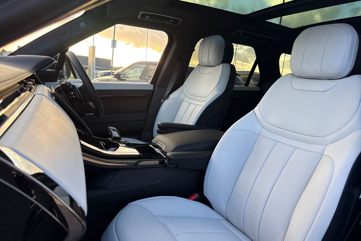 Used Land Rover Range Rover Sport 2025 for sale - 76330730: Photo 11