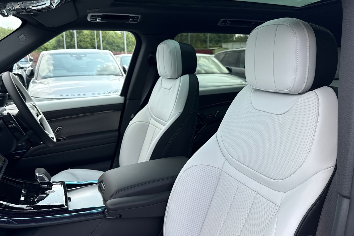Used Land Rover Range Rover Sport 2026 for sale - 77211564: Photo 11