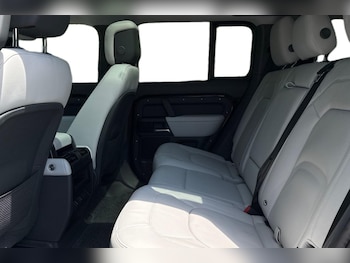 Used Land Rover Defender 110 2026 for sale - 79112299: Photo