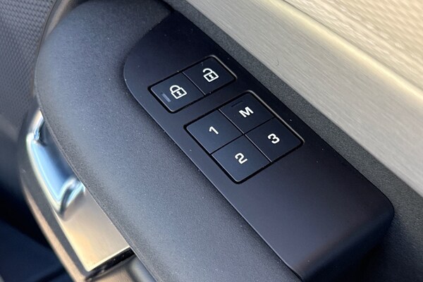 Used Land Rover Discovery 2024 for sale - 76065330: Photo 26