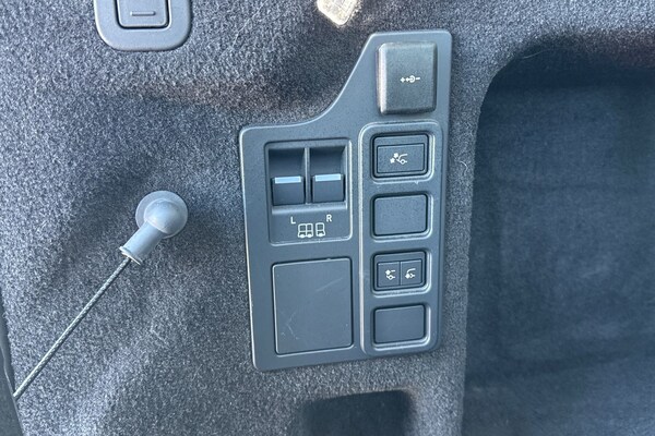 Used Land Rover Discovery 2024 for sale - 76065330: Photo 28