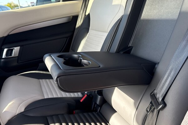 Used Land Rover Discovery 2024 for sale - 76065330: Photo 31