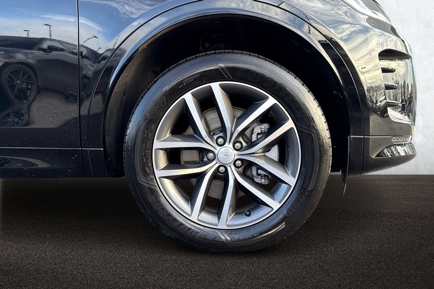 Used Land Rover Discovery Sport 2025 for sale - 76495167: Photo 9