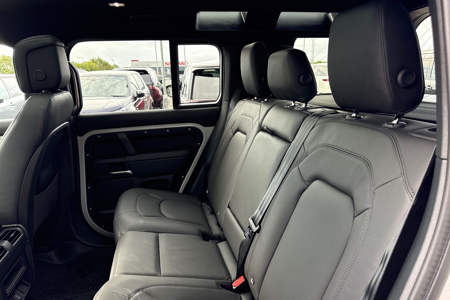 Used Land Rover Defender 110 2025 for sale - 76249205: Photo 13