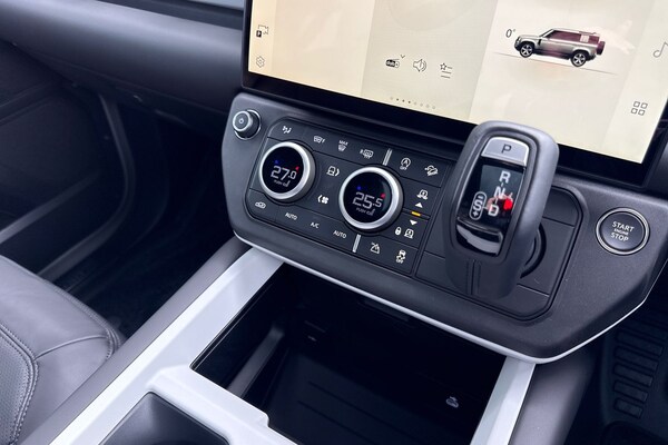 Used Land Rover Defender 110 2025 for sale - 76249205: Photo 16
